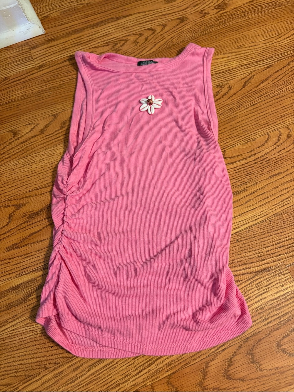 Pink Ribbed Tank Top with Daisy Shell Accent